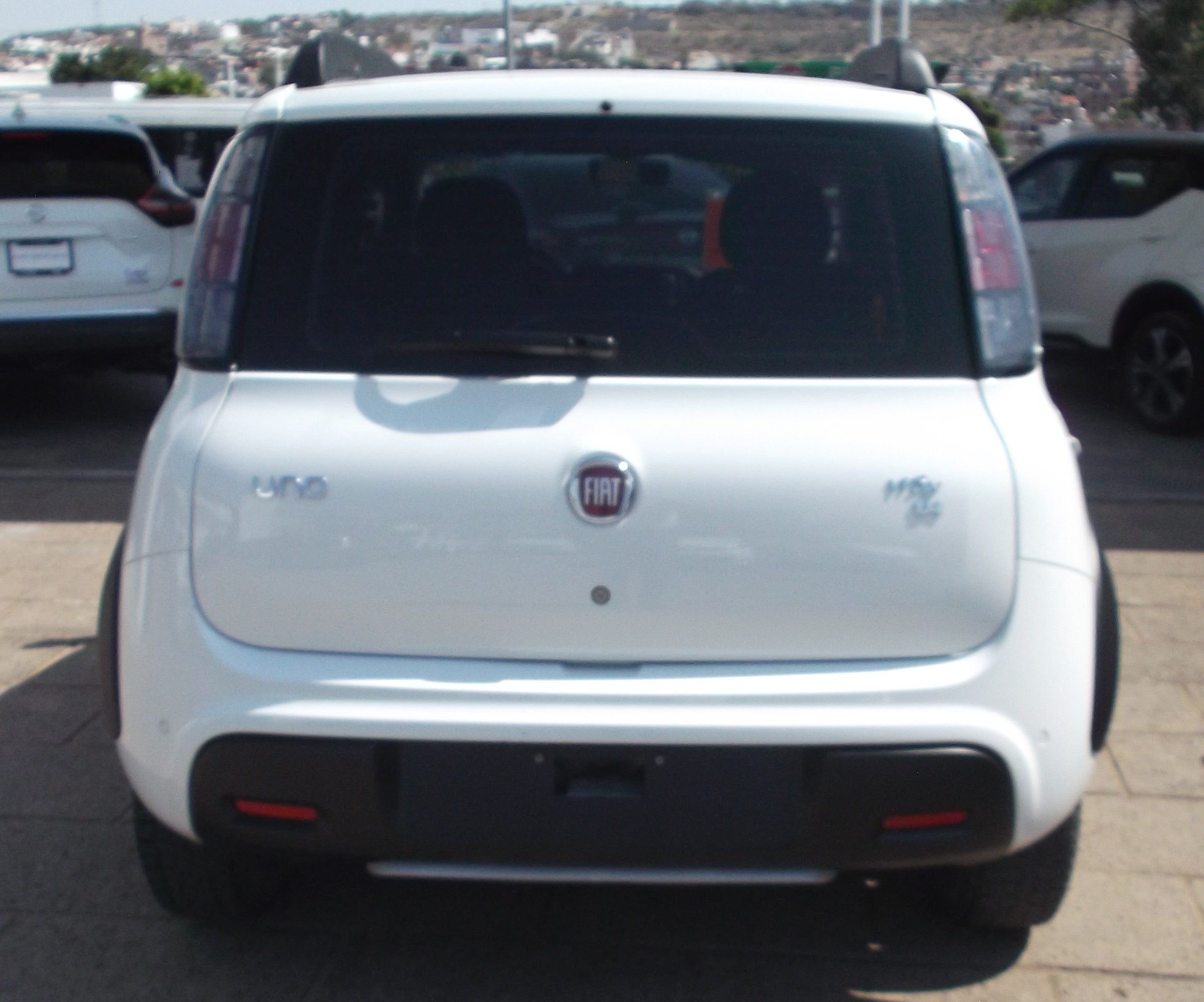 2019 FIAT UNO 5 PTS HB WAY TM5 AAC VE RIELES EN TECHO PANTALLA LCD F NIEBLA RA-14
