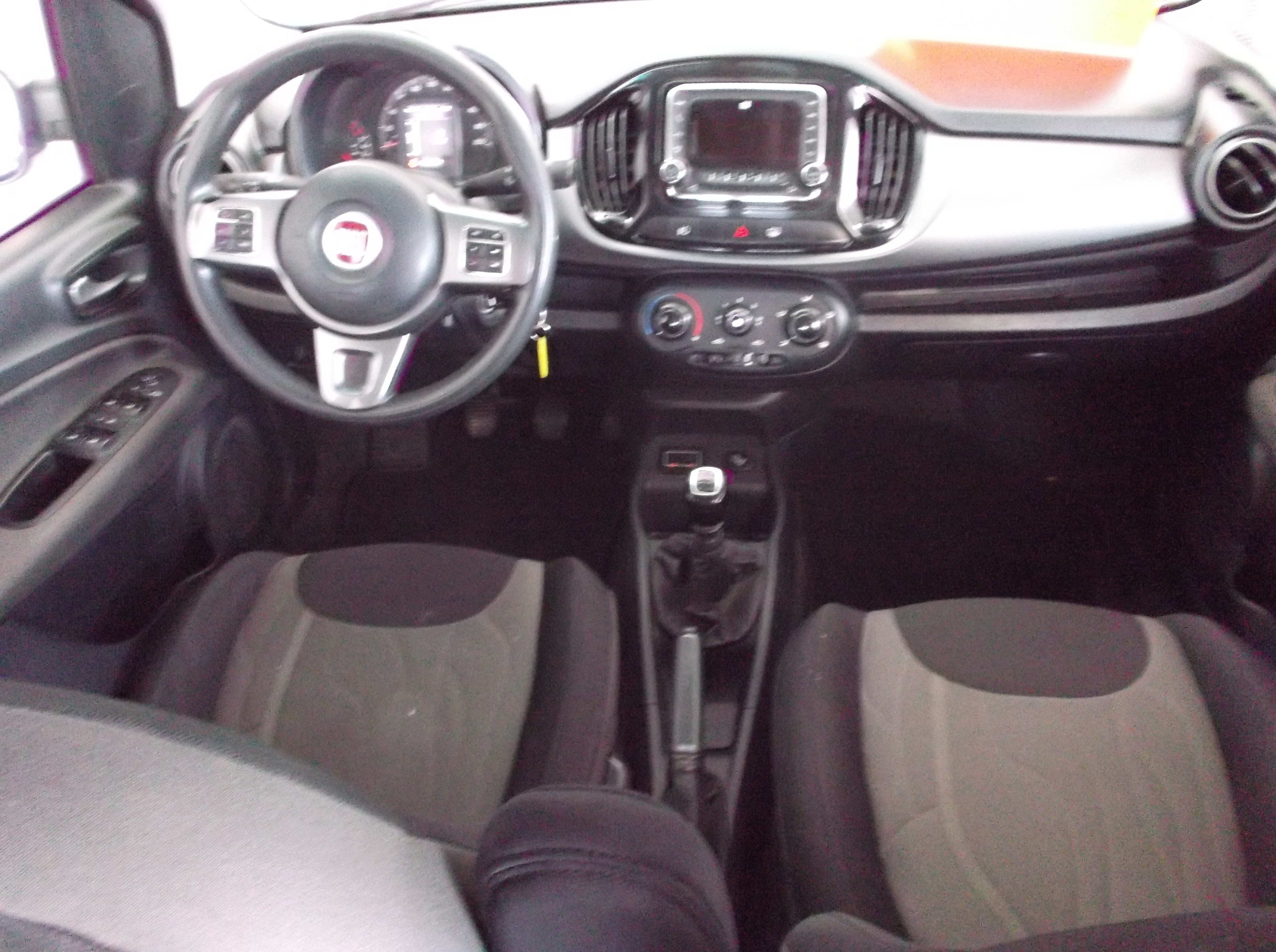 2019 FIAT UNO 5 PTS HB WAY TM5 AAC VE RIELES EN TECHO PANTALLA LCD F NIEBLA RA-14